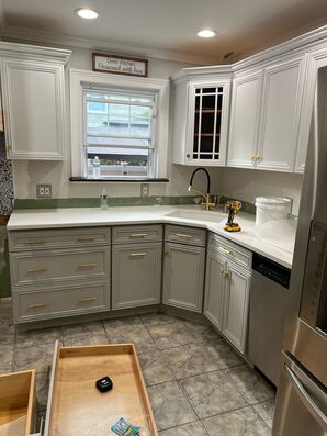 Kitchen Cabinet Refinishing in Freeport, NY (1)
